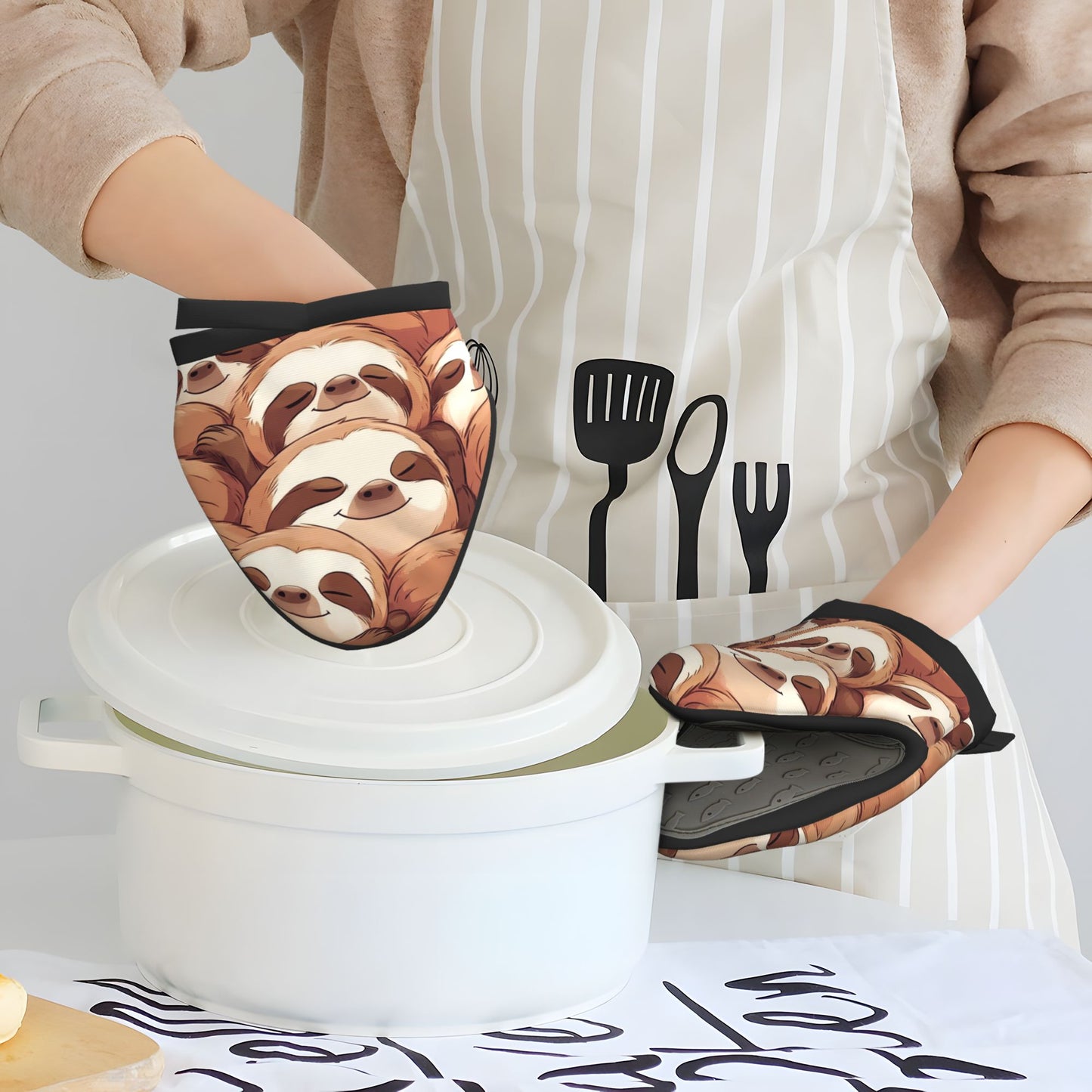 Cute Sloth - Printed Oven Mitt, 5.9 Inches (15cm), Heat - Resistant & Insulated, Kitchen Baking Protection Glove
