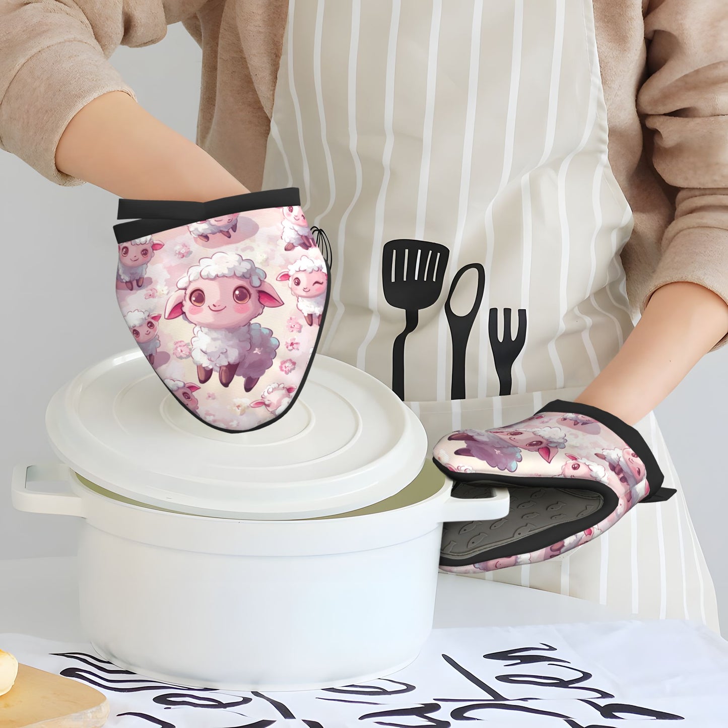 Cute Lamb - Printed Oven Mitt, 5.9 Inches (15cm), Heat - Resistant & Insulated Kitchen Protection Glove